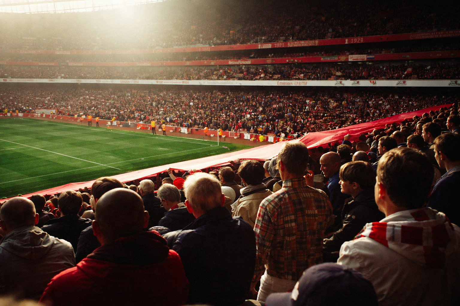 Οι κερκίδες μιλούν όταν οι εποχές τελειώνουν.